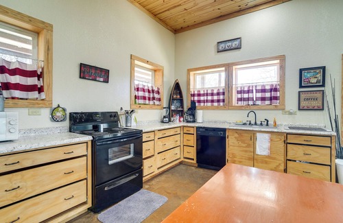 Negreet House | Boat Launch On-Site: Lakefront Toledo Bend Getaway