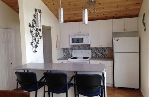 Frontenac Cottage | Bobs Lake 3 bedroom Cottage