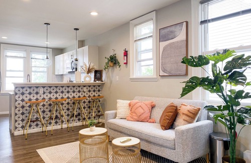 Jersey City Apartment | BoCation - Boho Style 3BD 1BA/30 min to NYC/Summer Sale Special!