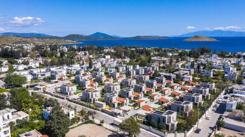 Yalı Villa | Bodrum Ortakent Luxury Private Villa with Pool