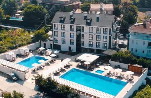 Riva Hotel | Bohem Airport Black Sea Hotel & Restaurant