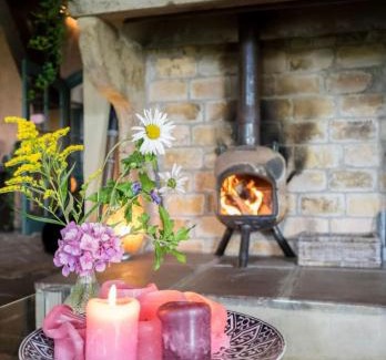 Portengen Villa | Bohemian Experience Wellness, Jacuzzi, Sauna, BBQ, Garden, Sleeps 14