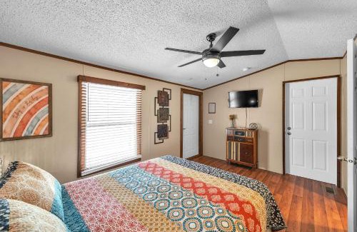 Kingston Hotel | Bohemian Rhapsody Suite 5 by The Lodges at Fossil Creek
