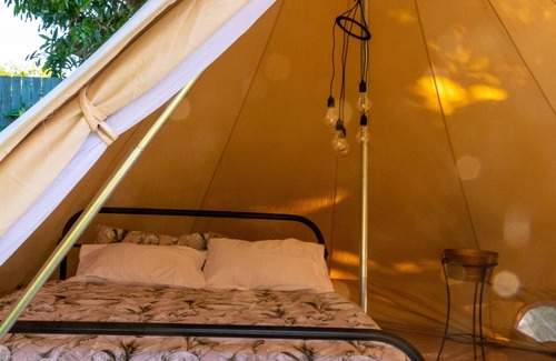 Brisbane Waterfront Resort | Bohemian Vintage King Bed Caravan w Hydrotherapy Spa & 5m Bell Tent w Queen Bed
