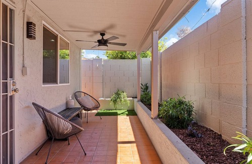Casa De Oro Apartment | Boho Haven Studio @Central PHX Private Patio Wi-Fi +Hot Tub +Pool+EV charging
