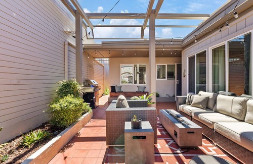 Casa De Oro Apartment | Boho Haven Studio @Central PHX Private Patio Wi-Fi +Hot Tub +Pool+EV charging