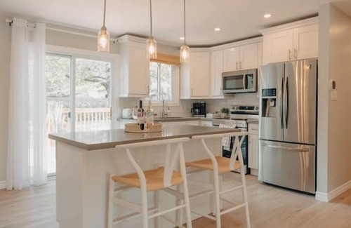 Midland House | Boho Hideaway w/Hot Tub & Sauna!