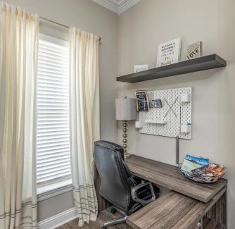 Shreveport House | Boho Retreat! Home away from Home! Tv in Each Room