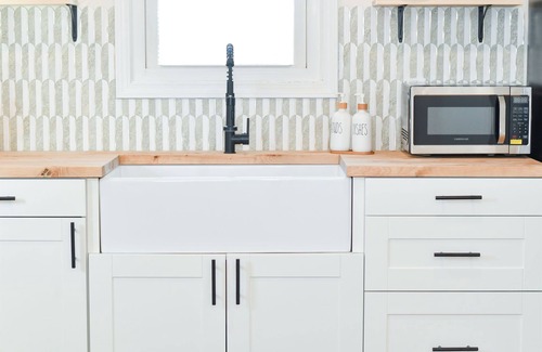 Walnut Creek Apartment | Boho Studio Downtown Amish Country + Scenic Views
