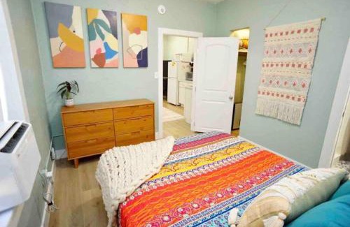 Smith's Memento Apartment | Boho Vibes! Walk 2 Beach & Ocean Center!