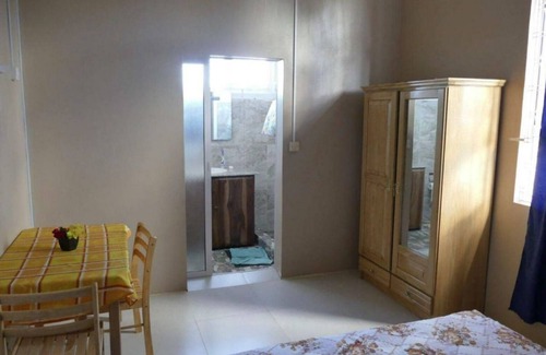 Rodrigues Island House | Bois Gournable - 5 Mins to Airport & Tortoise Park, WIFI, Aircon & Best Produce