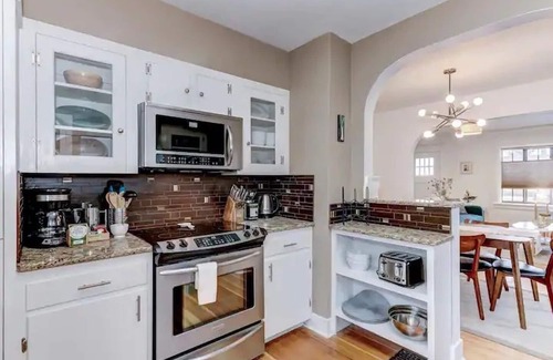 Veterans Park House | Boise-Westend-hot tub-Central location 4 bedrooms