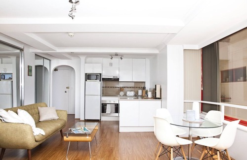 Bondi Beach Apartment | Bondi Beach Spacious Studio w Ocean View