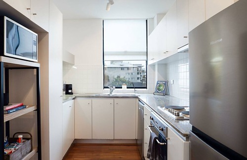 Bondi Junction Apartment | Bondi Haven is centrally located 2-bedroom apartment with terrace and parking