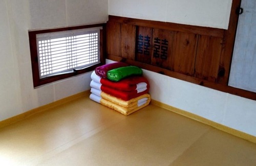 Bonghwa House | Bonghwa Sogang Hanok Gotaek Pension
