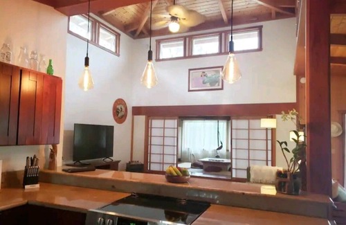Ainaloa House | Bonsai Bungalow-Rest, Relax and Recharge in Paradise!