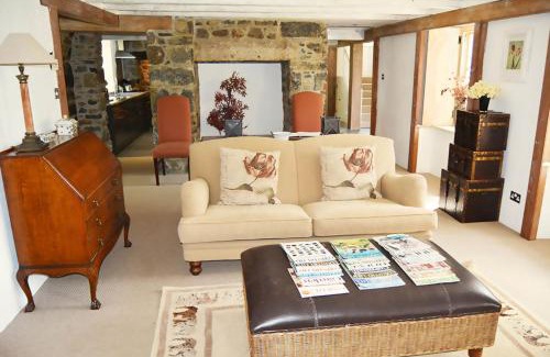 Helston House | Bonython Farmhouse