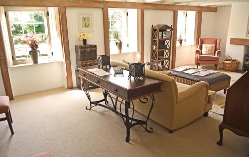 Helston House | Bonython Farmhouse