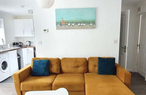 Shephall Apartment | BookedUK: Bright and Airy Apartment in Stevenage