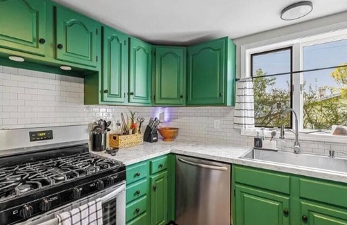 Lake View House | ~Booking for Bills Season~ 3B 2BATH Wanakah Heights Lakeside Home