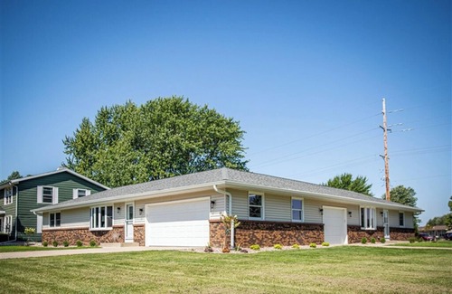 Janesville House | Boomerang Home Rentals #13-RA