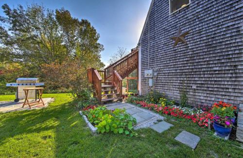 Boothbay Harbor Apartment | Boothbay Apt with Furnished Deck about 1 Mi to Bay