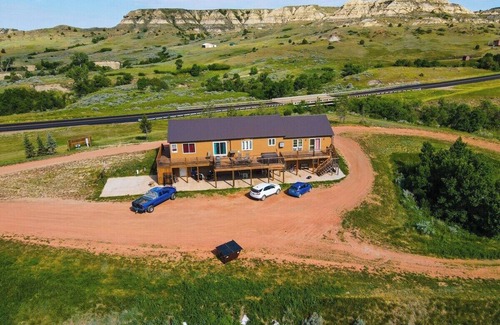 Medora House | Boots House Summary: