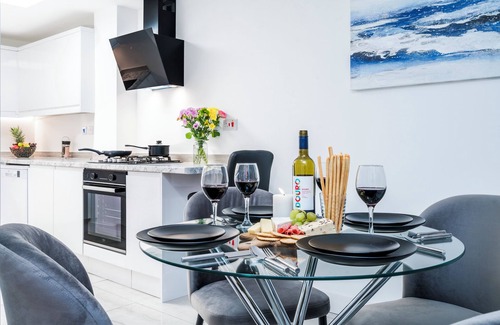 Crawley House | Borage House 3BR Crawley, Borage House 3BR Crawley