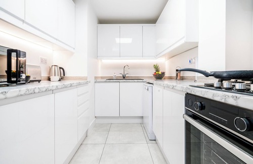 Crawley House | Borage House 3BR Crawley, Borage House 3BR Crawley