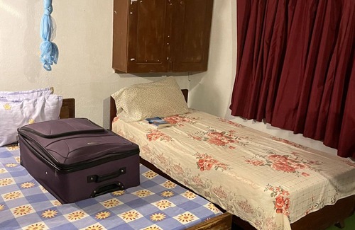 Malabe Bed & Breakfast | Bordering a large paddy field (Non AC No WIFI - No Hot Water - No Room Service)