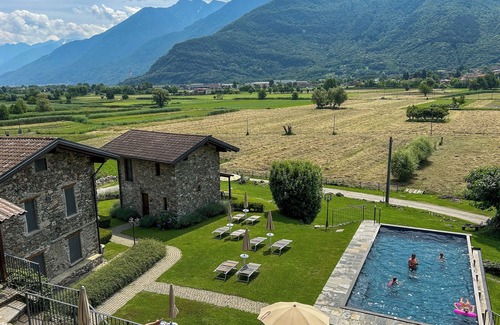 Colico Apartment | Borgo Erbiola Ciclamino Rustico Holiday Apartment with Pool
