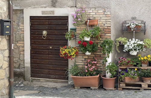 Lake Bracciano Apartment | Borgo Stays | Elegant Apartment Castle View