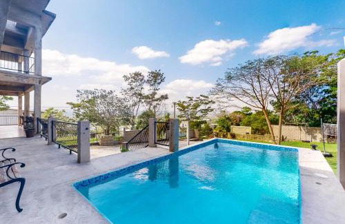 Santa Elena House | Borland View