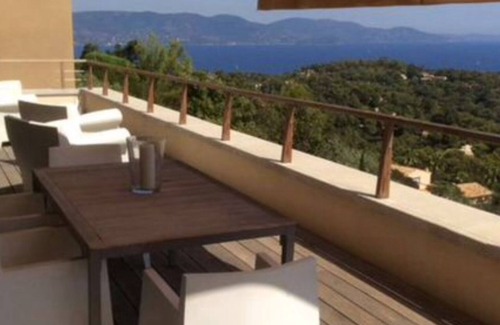 Cap Benat Villa | Bormes Les Mimosas Cape Benat. Guarded private domain.