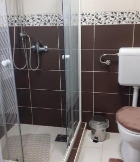 Tiszaug Apartment | Borostyán Vendégház