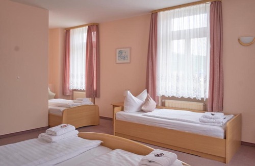 Soernewitz House | Boselblick Gästezimmer & Biergarten