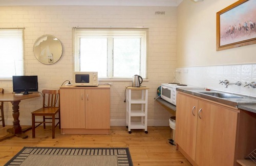 Port Germein House | Bosun’s at Port Germein. A Coastal Sanctuary with timeless charm.