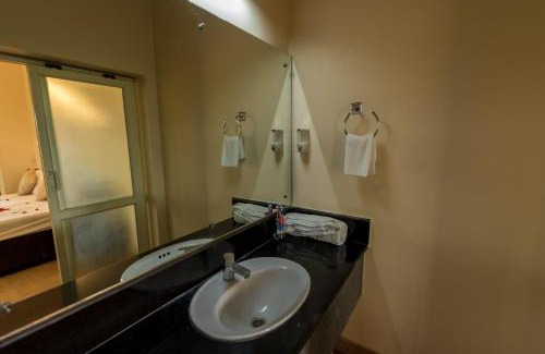 Piriyapatna Hotel | Bota Royal