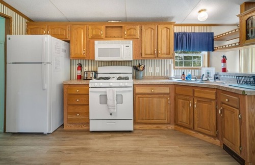 Seneca Falls House | Botanical Hill Cottage in Wine Country!