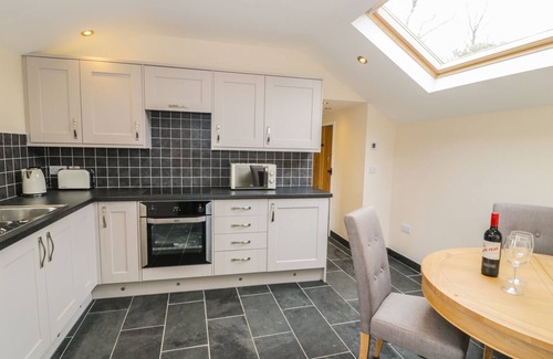 Llanuwchllyn Cottage | BOTHI, romantic, luxury holiday cottage, with hot tub in Llanuwchllyn
