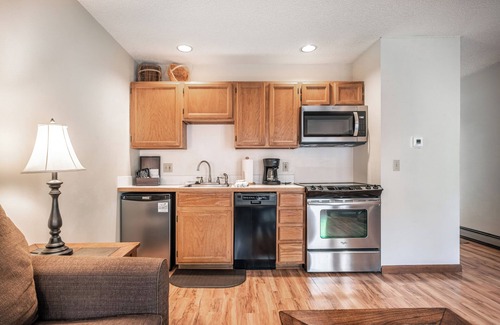 Estes Park Hotel | Boulder Brook on Fall River