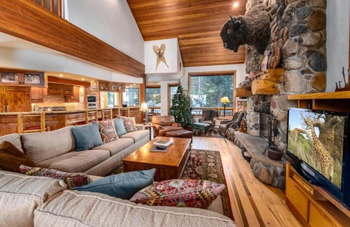 Boulder Ridge House | Boulder Ridge Lodge Huge Ski In Home Sleeps 22