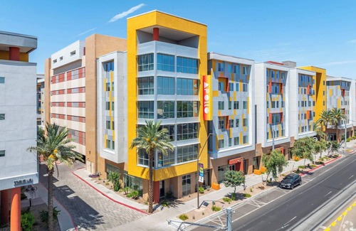 Tempe Apartment | Boulevard Stays Modern Tempe 1BR ASU Pool, Gym 03