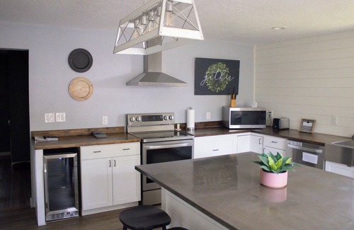 Fidelity House | Bountiful Cabin Secluded property with Hot Tub