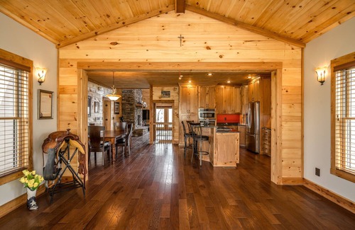 Port Royal House | Bourbon Trail/Ark Encounter/Horse Racing/Golf: Cabin, Fishing, & Hunting