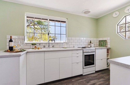 Penrice Cottage | Boutique accommodation peacefully set amongst you're own private vineyard