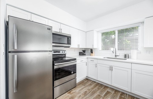 Central Corals Apartment | Boutique apartment 6 minutes from the beach
