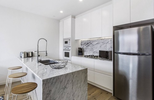 Carnegie Apartment | Boutique apartment in quiet, sought-after suburb