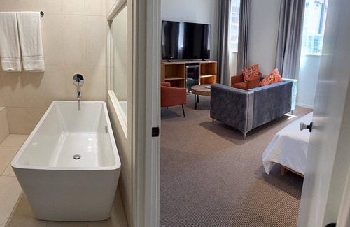 Downtown Tucson Hotel | Boutique hotel with cocktail bar. Pet Friendly