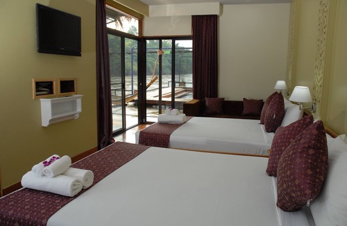 Tha Sao Hotel | Boutique Raft Resort